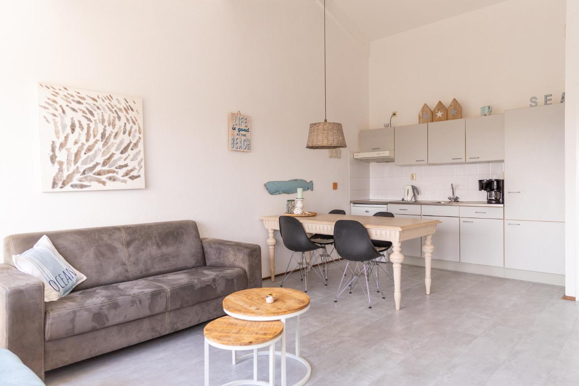 44 Apartment *